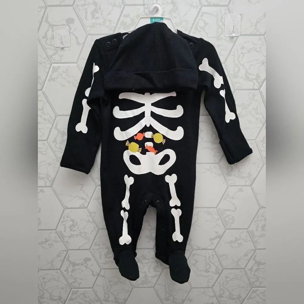 Skeleton Halloween Baby Sleep N' Play with hat 2PC Just One You Carter's, NWT